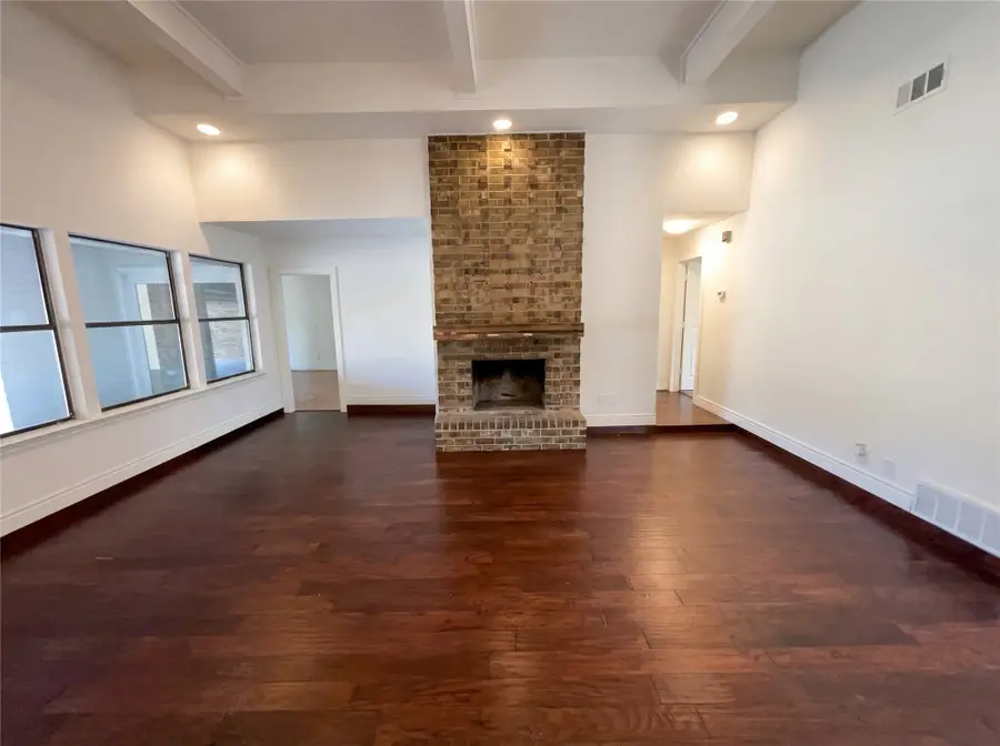 401 Kenshire Drive, Benbrook, TX 76126 - #3