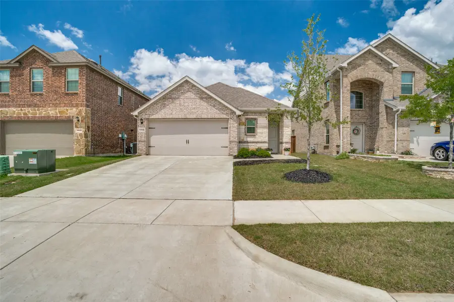 3916 Oak Creek Circle, Denison, TX 75020 - #2