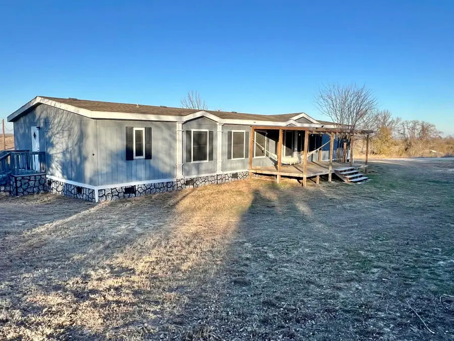 1085 Highland Circle, Springtown, TX 76082 - #3