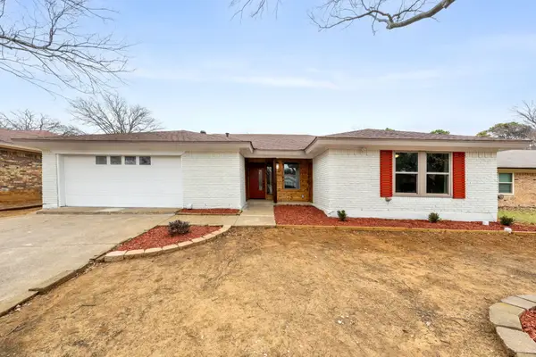 2105 Sexton Drive, Arlington, TX 76015