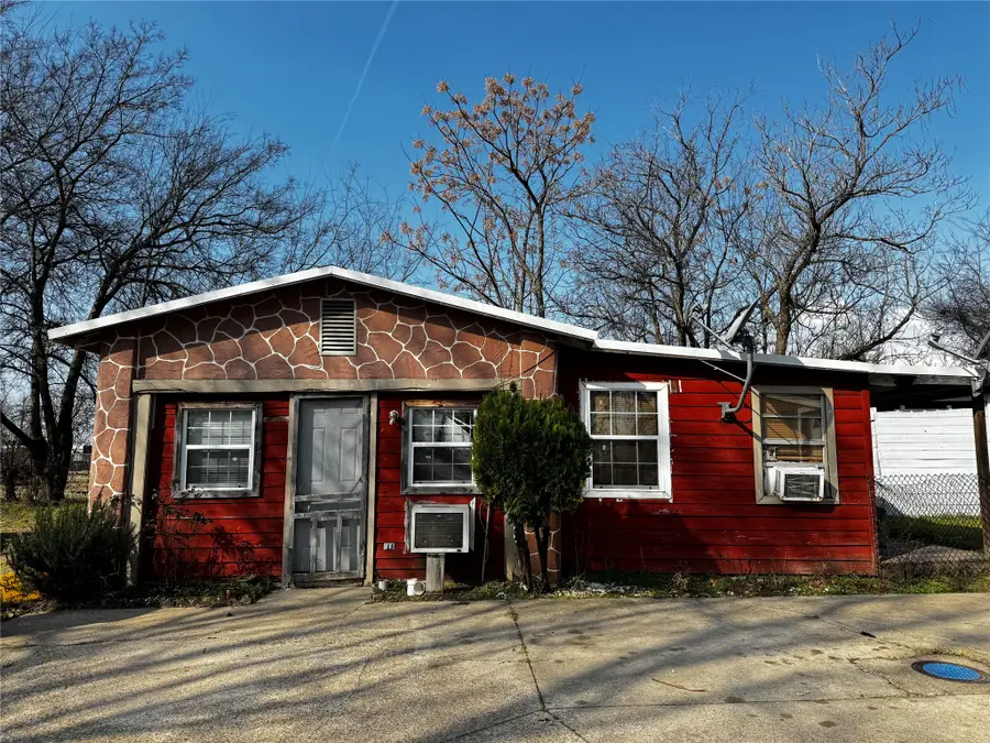 108 S Ellis Avenue, Mount Pleasant, TX 75455 - #3