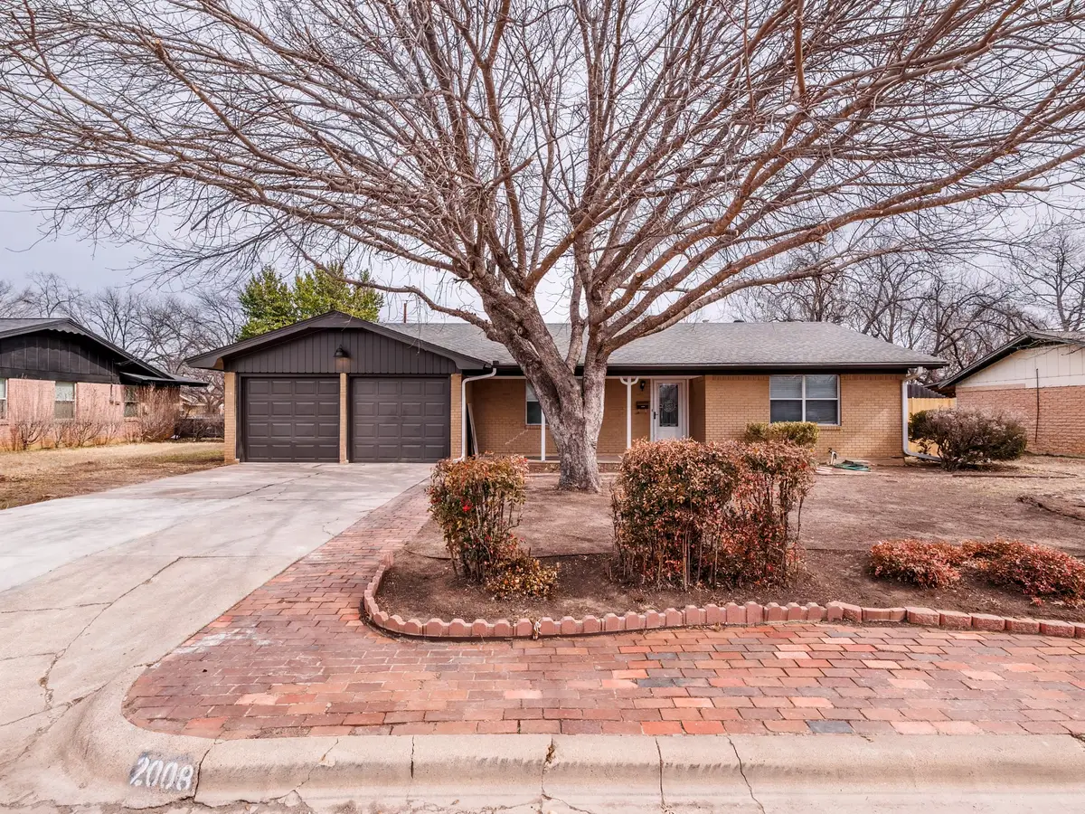 2008 10th Street, Brownwood, TX 76801 - #1