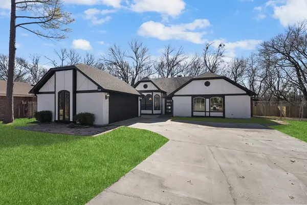 5202 Hollow Bend Lane, Garland, TX 75043