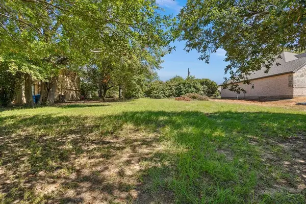 280 Autumn Wood Trail, Mabank, TX 75156