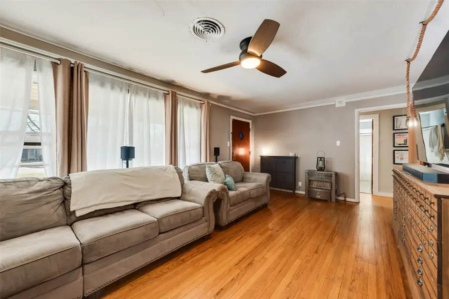 3729 Cheryl Street, Haltom City, TX 76117 - #3