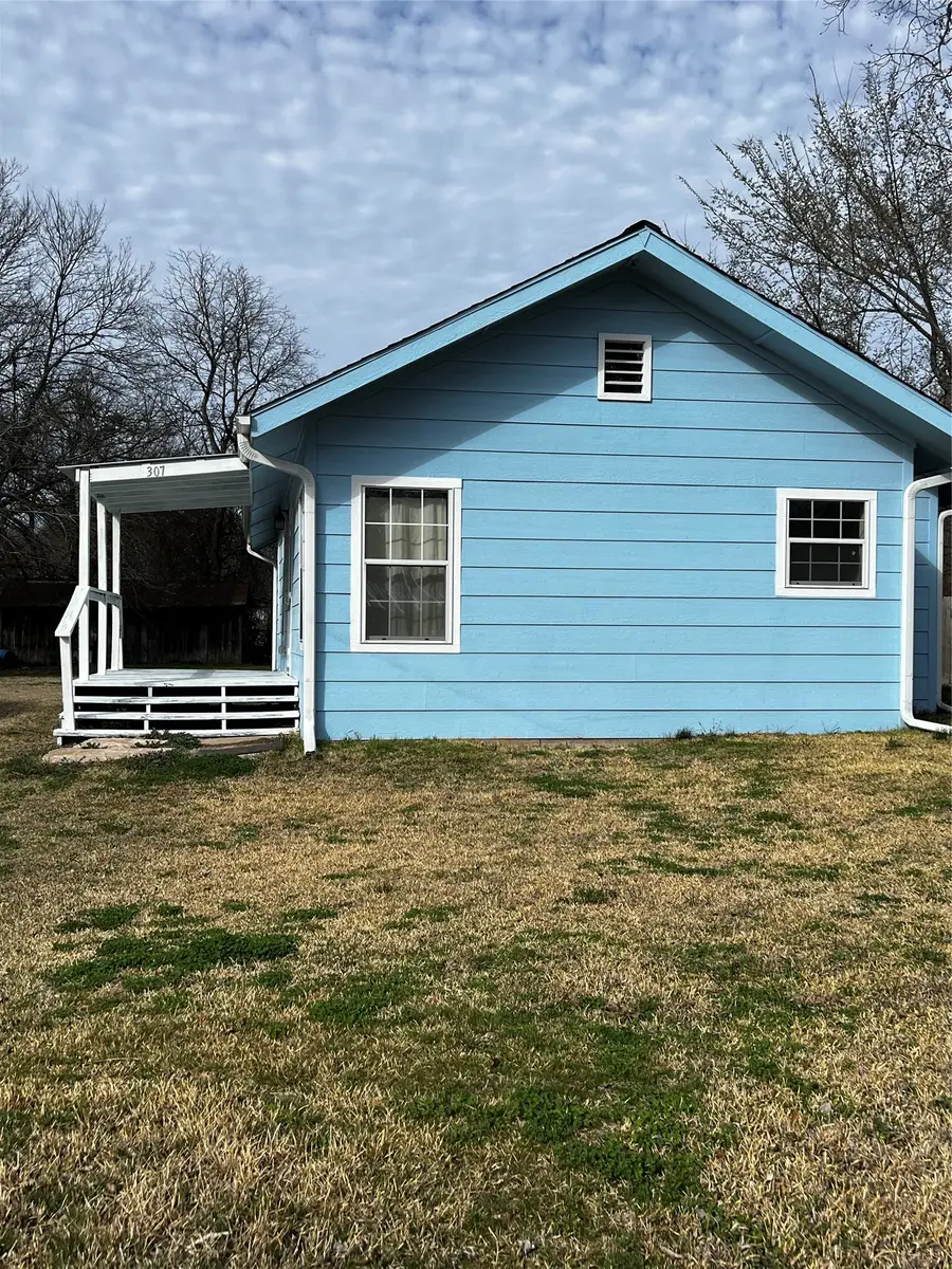 307 E Main Street, Ladonia, TX 75449 - #2