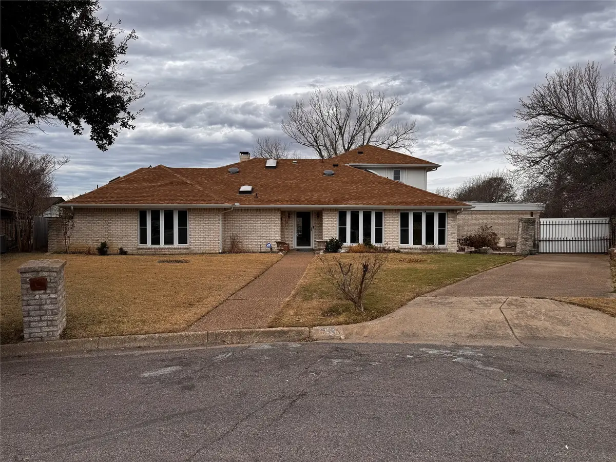 7454 Coachwood Circle, Fort Worth, TX 76133 - #1