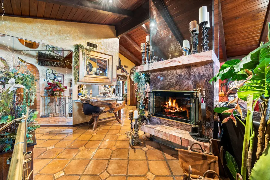 804 Valley Oaks Court, Arlington, TX 76012 - #2