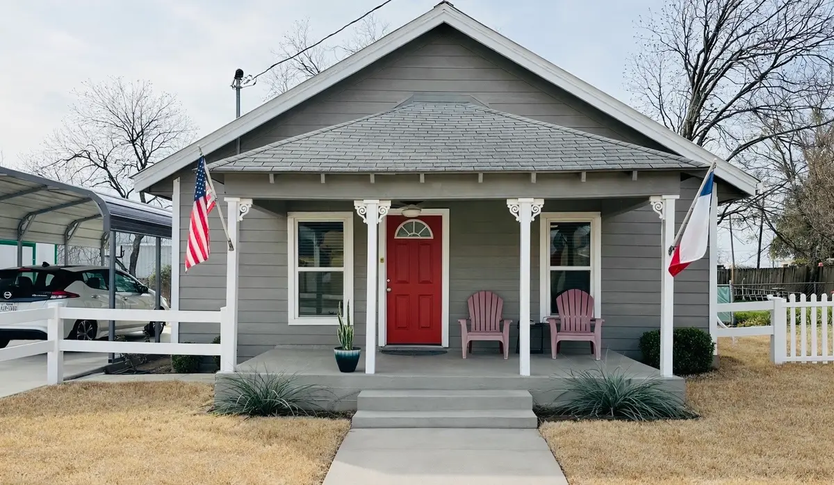 506 W Grand Avenue, Comanche, TX 76442 - #1