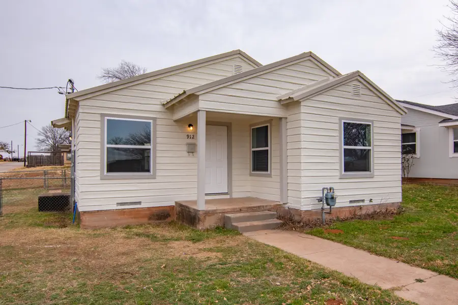 912 Lou Avenue, Sweetwater, TX 79556 - #3