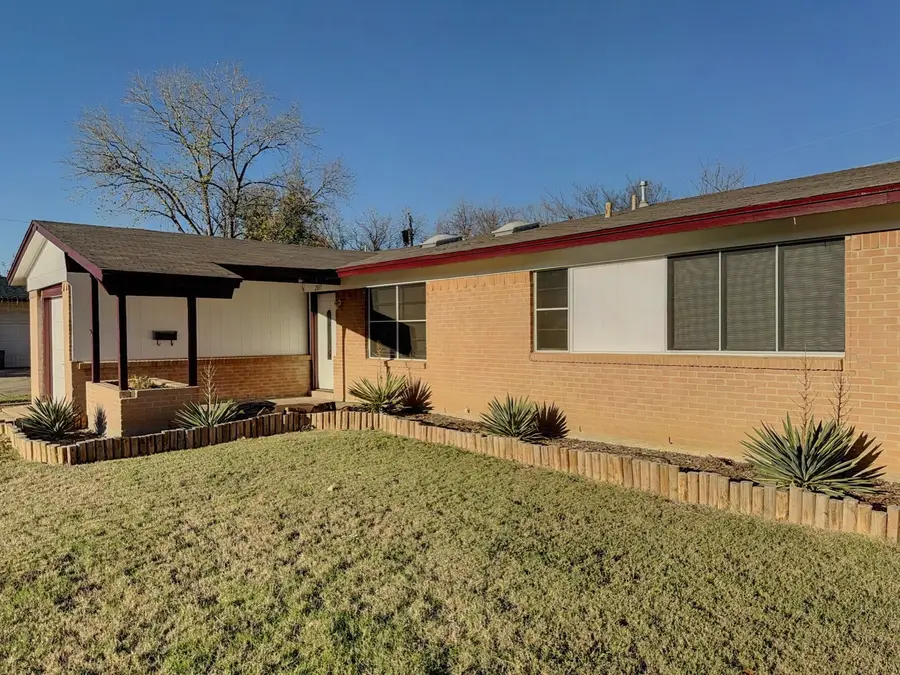 2837 Lowell Drive, Irving, TX 75062 - #3