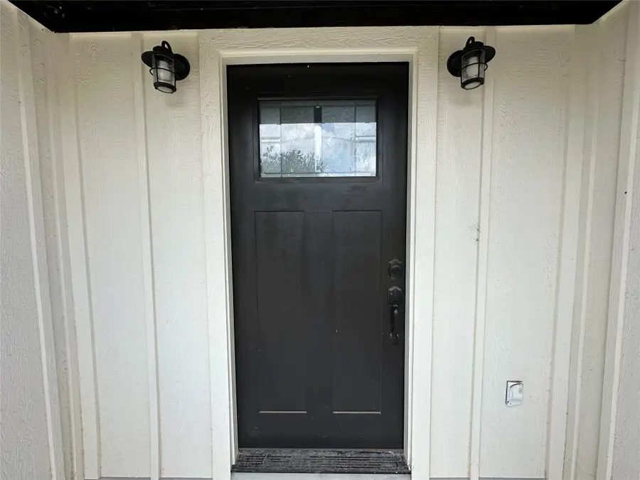 317 N Clark Street, Comanche, TX 76442 - #2