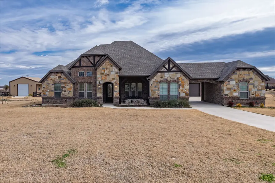 9111 Iron Mountain Trail, Justin, TX 76247 - #2