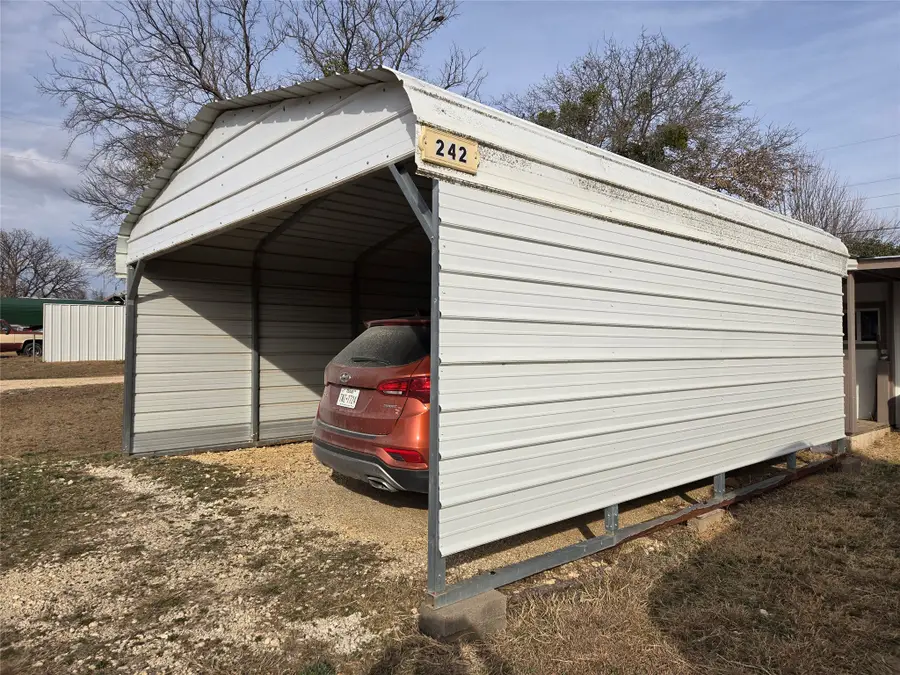 242 Treasurebeach, Comanche, TX 76442 - #2