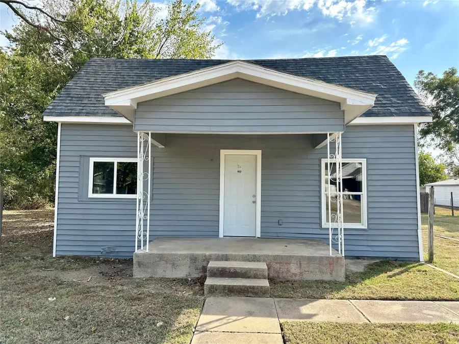 712 W Bond Street, Denison, TX 75020 - #2