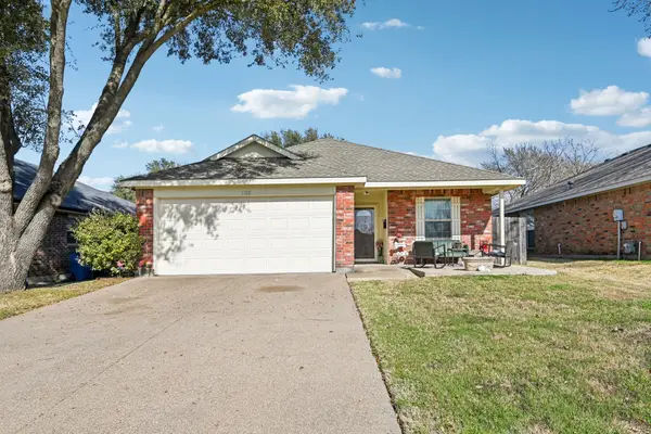 1102 N Gaines Street, Ennis, TX 75119