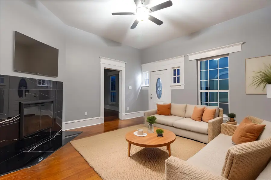 324 E Pace Street, Frost, TX 76641 - #2