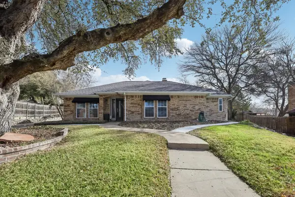 8548 Woodridge Court, Fort Worth, TX 76179
