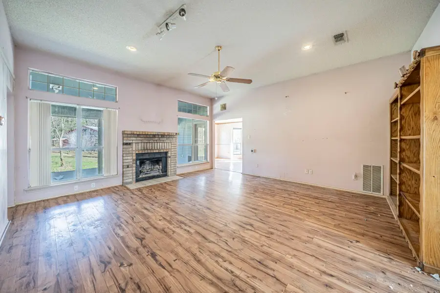 1011 Barry Lane, Cleburne, TX 76031 - #3