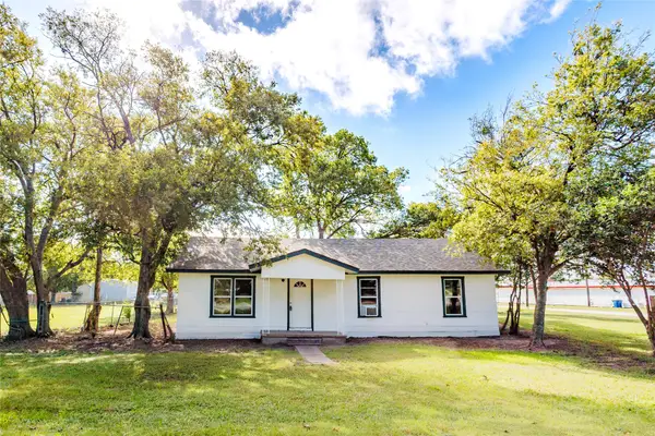 202 N Sycamore, Malone, TX 76660