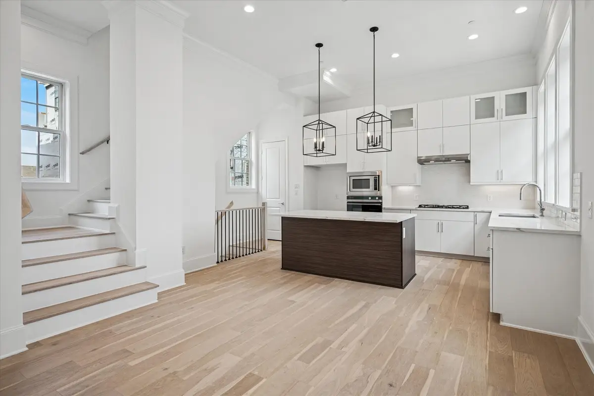 4070 Oak Circle, Addison, TX 75001 - #1