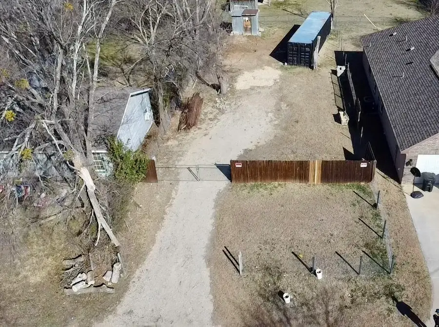 430 Sabine Avenue, Cleburne, TX 76031 - #2