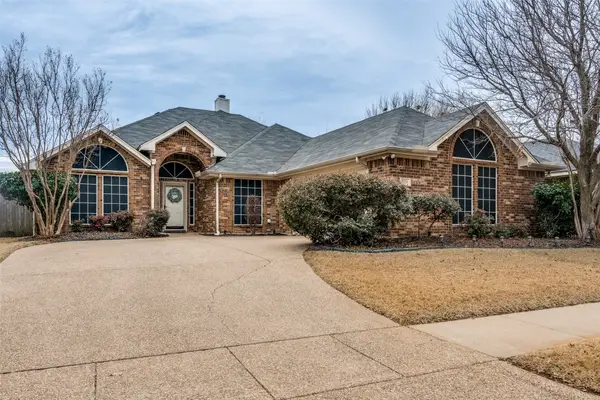 7928 Fox Chase Drive, Arlington, TX 76001