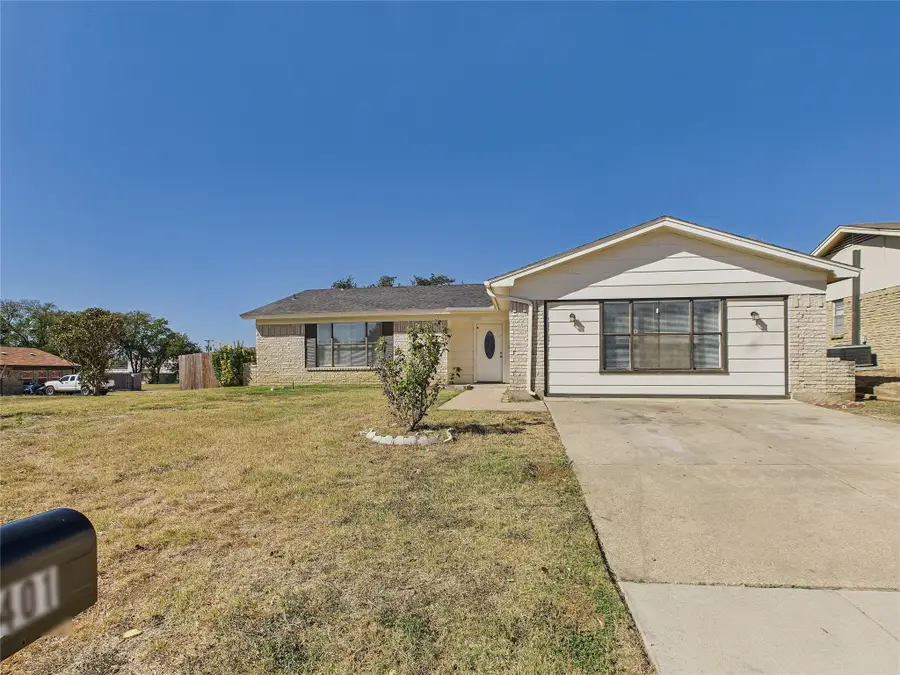 5401 Denise Drive, Haltom City, TX 76148 - #2