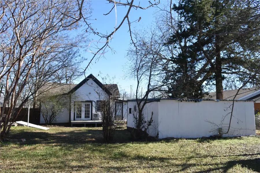 802 Hulme, Bowie, TX 76230 - #3