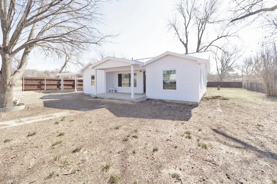 131 Long Street, Bowie, TX 76230 - #3