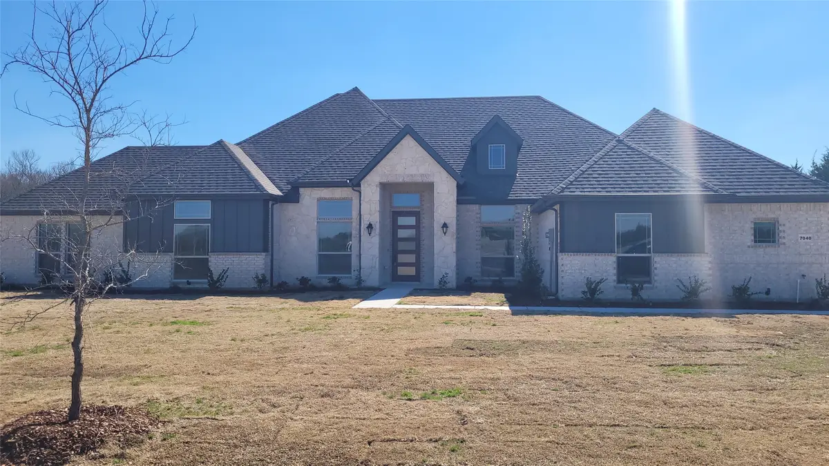 7040 Southrock Road, Midlothian, TX 76065 - #1