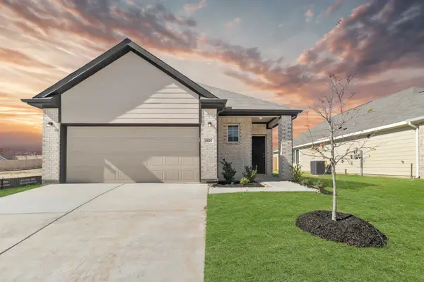 1024 Wind Drift Way, Fort Worth, TX 76131