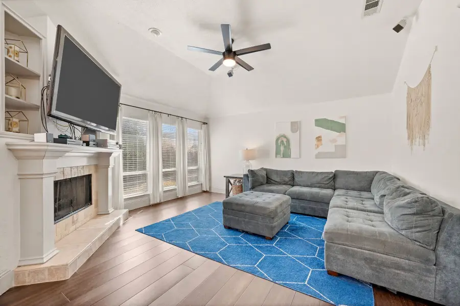 8116 Chamizal Drive, Haltom City, TX 76137 - #2