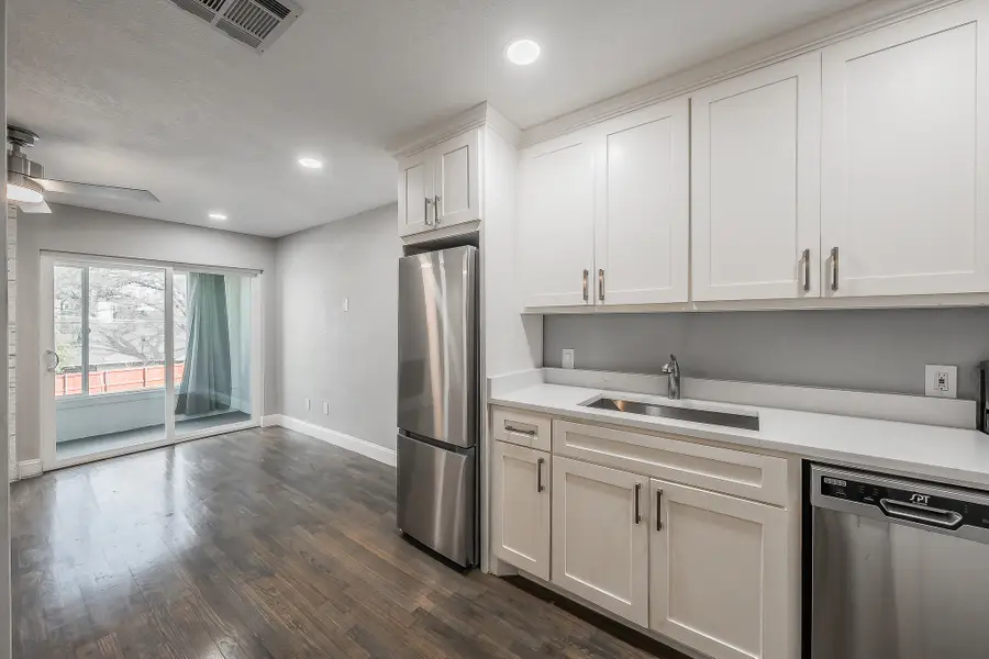 5757 Martel Avenue #B08, Dallas, TX 75206 - #2