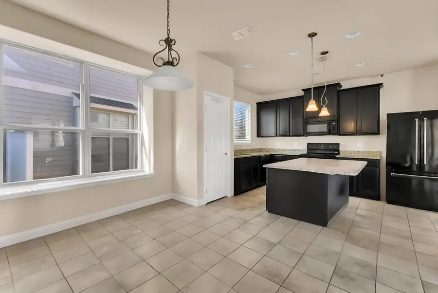 1044 Holly Anne Lane, Aubrey, TX 76227 - #2