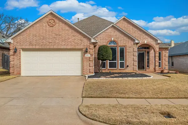 2517 Early Bird Drive, Arlington, TX 76001