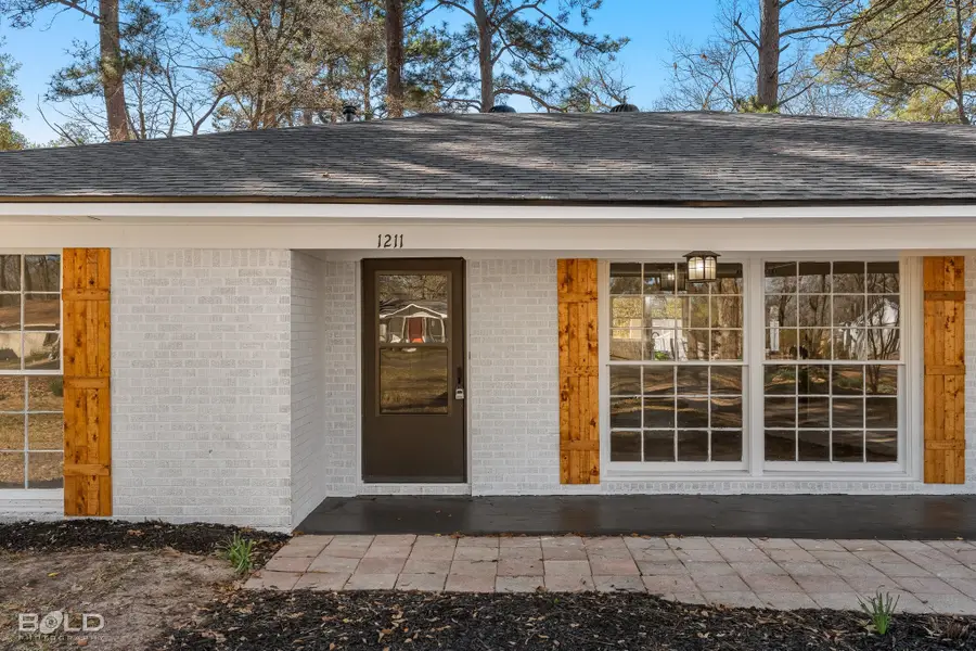 1211 Lee Street, Benton, LA 71006 - #2