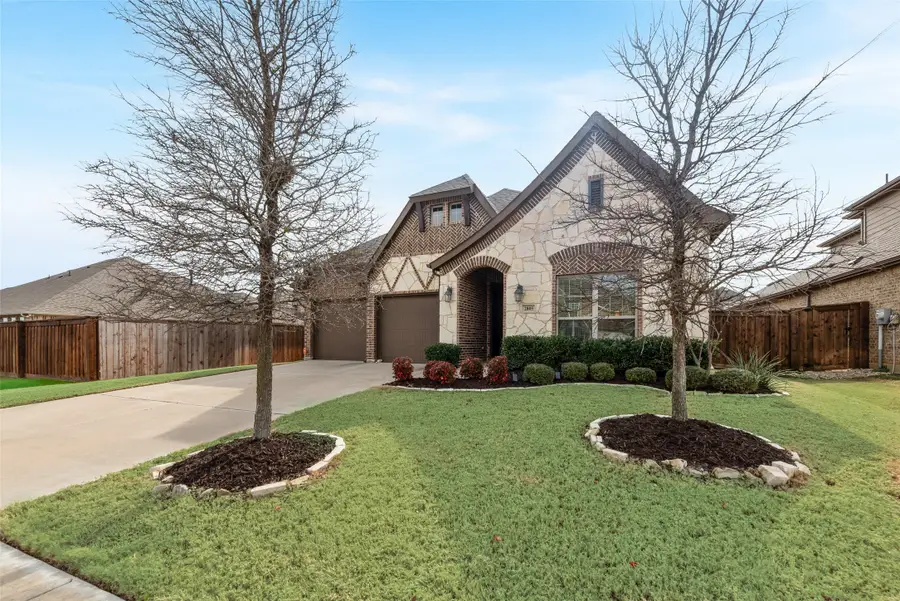 2805 Stoneleigh Drive, Mansfield, TX 76084 - #2