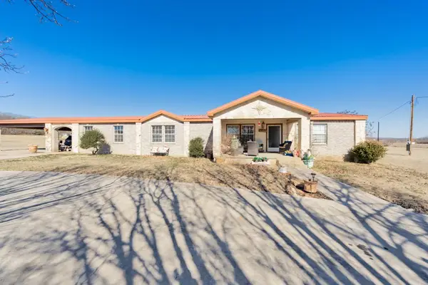 474 Hanging Tree Road, Bowie, TX 76230