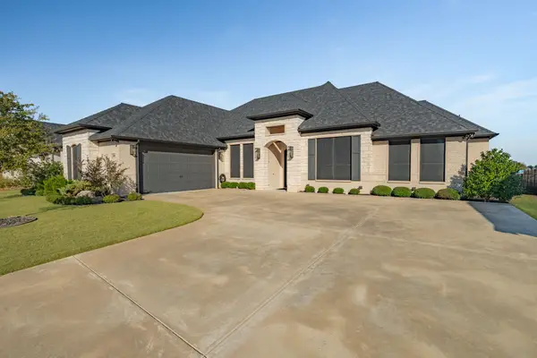2040 Spieth Street, Granbury, TX 76048