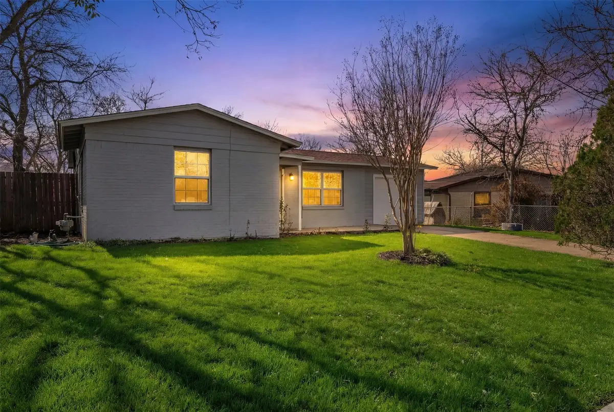 1112 E Mitchell Street, Arlington, TX 76010 - #1