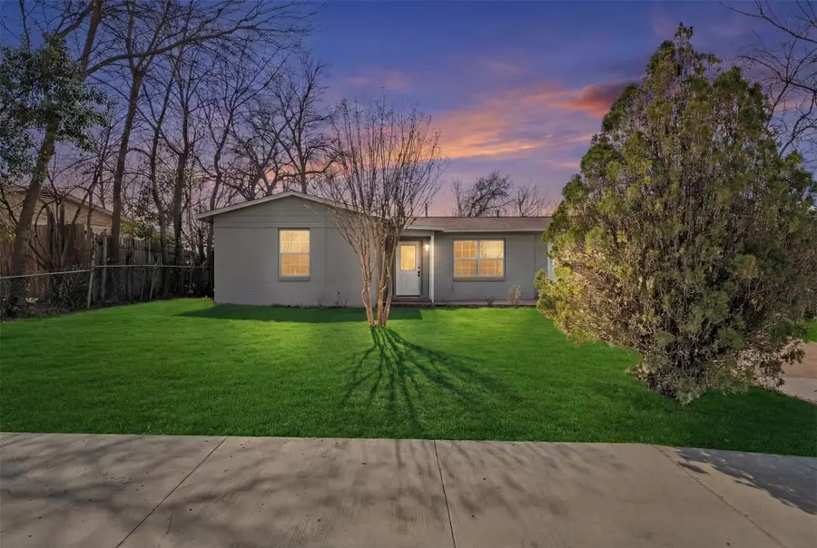 1112 E Mitchell Street, Arlington, TX 76010 - #3