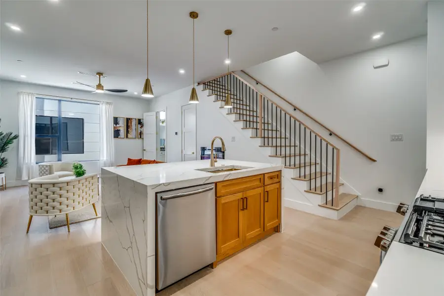 708 W Tenth Street #103, Dallas, TX 75208 - #3