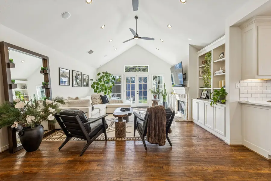 8615 Chadbourne Road, Dallas, TX 75209 - #2