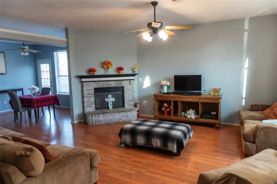 1025 Buffalo Springs Drive, Fort Worth, TX 76140 - #2