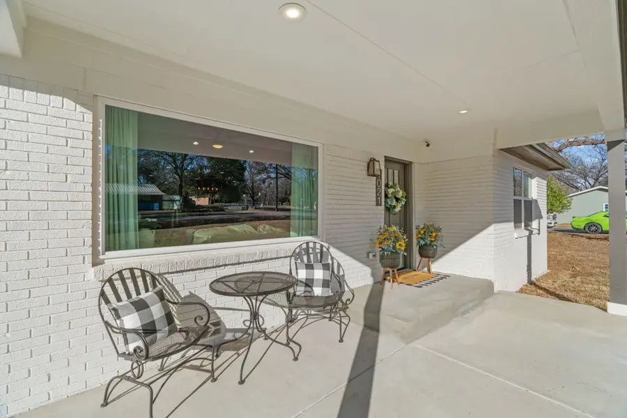 1021 Poe Street, Azle, TX 76020 - #2