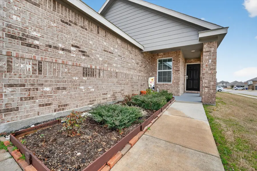 1601 Luke Street, Ennis, TX 75119 - #2