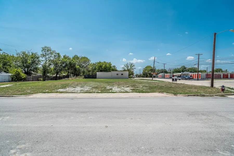 8021 White Settlement Road, White Settlement, TX 76108 - #3