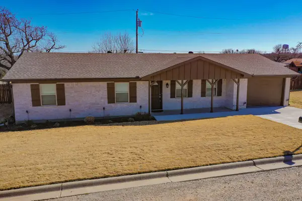 128 Oak Creek Street, Jacksboro, TX 76458