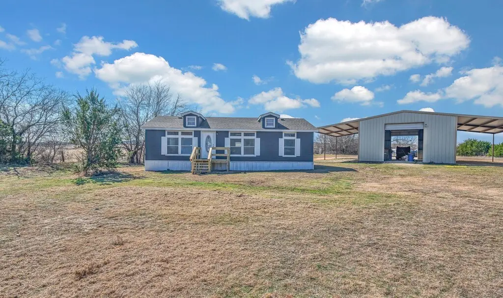 557 County Road 2560, Walnut Springs, TX 76690 - #1